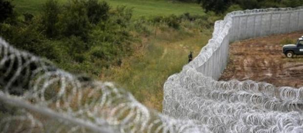 Ungaria a construit un gard de 4m, anti-imigranti Ungaria a construit un gard de 4m, anti-imigranti