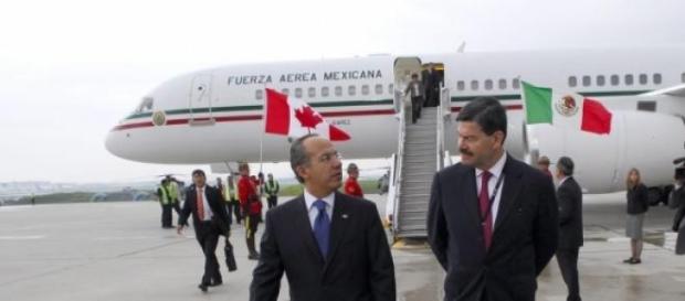 Felipe Calderon a su llegada a Toronto Felipe Calderon a su llegada a Toronto