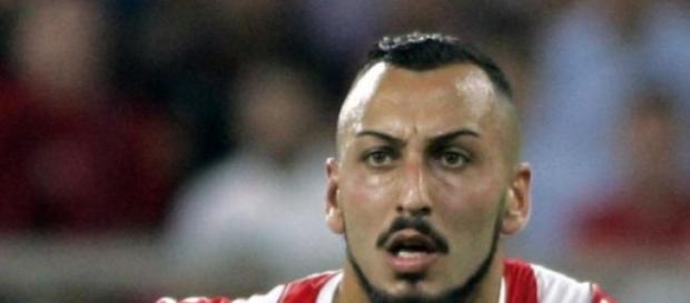 Mitroglou é uma das hipóteses em cima da mesa. Mitroglou é uma das hipóteses em cima da mesa.
