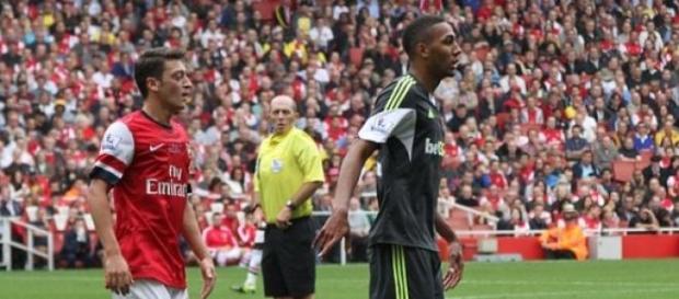 N'Zonzi junto a Ozil en un partido N'Zonzi junto a Ozil en un partido
