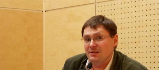 On otrzyma 30 tys. zł. dodatku rodzinnego. On otrzyma 30 tys. zł. dodatku rodzinnego.
