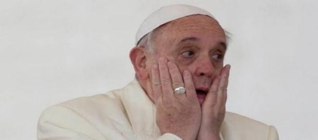 Papa Francesco in una smorfia Papa Francesco in una smorfia