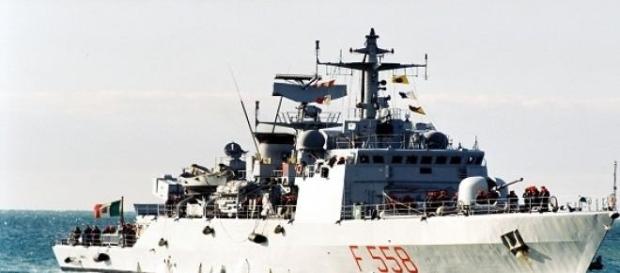 Una nave della marina italiana Una nave della marina italiana