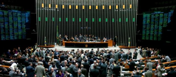 Câmara pode aprovar projeto na terça (4) Câmara pode aprovar projeto na terça (4)