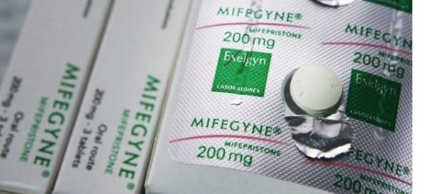 Mifegyne conhecida como RU-486 Mifegyne conhecida como RU-486