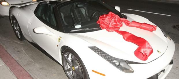Ferrari 458 Itália, o presente de Tyga para Kylie Ferrari 458 Itália, o presente de Tyga para Kylie