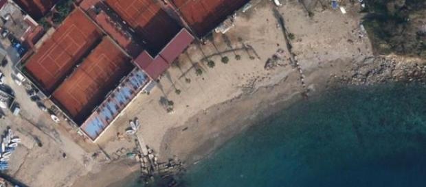 Spiaggia Circolo del Tennis e della Vela a Messina Spiaggia Circolo del Tennis e della Vela a Messina