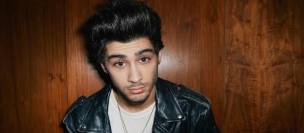 Zayn Malik terminou o noivado por mensagem. Zayn Malik terminou o noivado por mensagem.