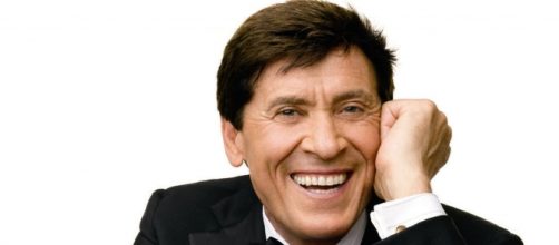 Un ritratto di Gianni Morandi, cantante