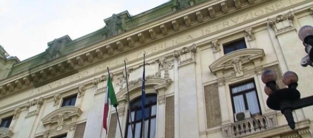 Scuola, Miur soddisfatto del numero di domande Scuola, Miur soddisfatto del numero di domande