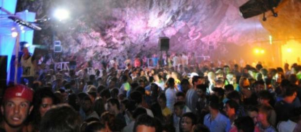 Discoteca "Ciclope" a Marina di Camerota (Salerno) Discoteca "Ciclope" a Marina di Camerota (Salerno)