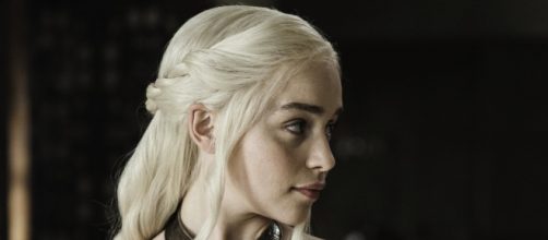 Emilia Clarke interpreta Daenerys Targaryen