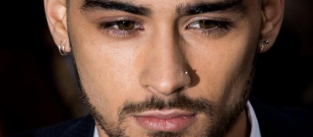 Zayn Malik tem mudado o seu visual. Zayn Malik tem mudado o seu visual.