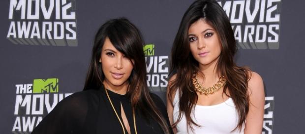 Kim Kardashian inveja corpo da irmã. Kim Kardashian inveja corpo da irmã.