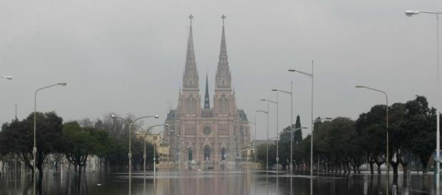En Luján ya hay alrededor de 900 evacuados En Luján ya hay alrededor de 900 evacuados