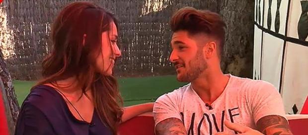 Jenny y Hugo se han ido juntos. Jenny y Hugo se han ido juntos.