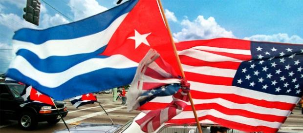 Drapeaux cubains et américans ensembles Drapeaux cubains et américans ensembles