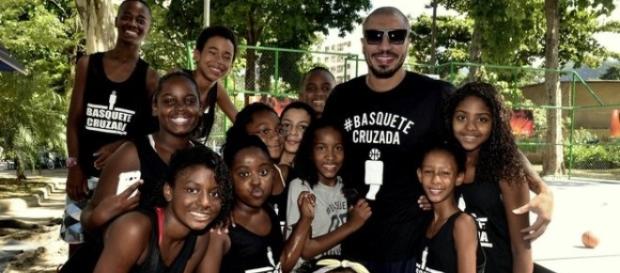 Fernando é atuante em diversos projetos sociais Fernando é atuante em diversos projetos sociais