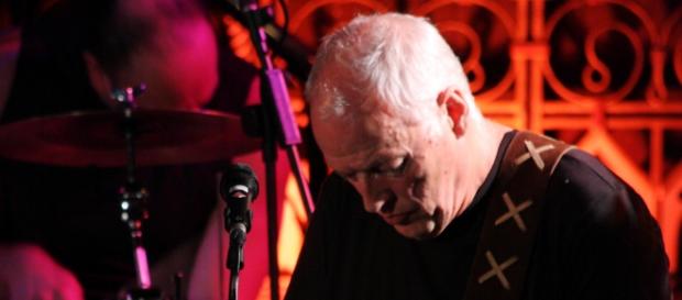 Foi David Guilmour quem confirmou a separação. Foi David Guilmour quem confirmou a separação.