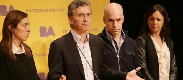 El gobierno y la oposición enfrentados El gobierno y la oposición enfrentados