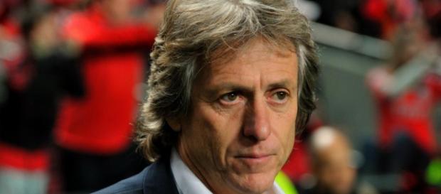 O Benfica vai processar o seu ex-treinador O Benfica vai processar o seu ex-treinador