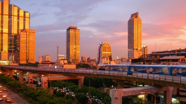 Esplode bomba nel centro di Bangkok