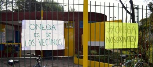 Vecinos resisten privatización del 'Poli' Devoto