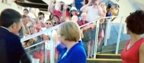 Agenti tra la folla per la visita di Merkel a Expo