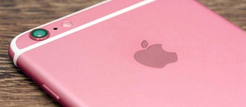 iPhone 6S nella colorazione rosa