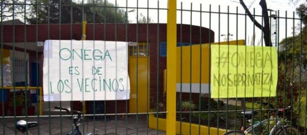Vecinos resisten privatización del 'Poli' Devoto Vecinos resisten privatización del 'Poli' Devoto
