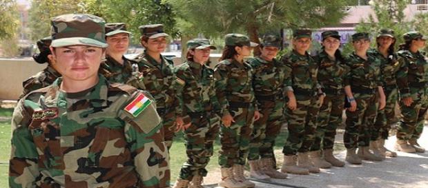 Xate Shingali guida la vendetta delle donne Yazidi Xate Shingali guida la vendetta delle donne Yazidi