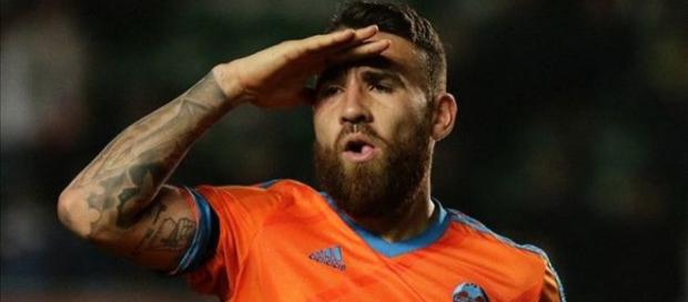 Otamendi diz adeus ao Valência e ruma a Manchester Otamendi diz adeus ao Valência e ruma a Manchester