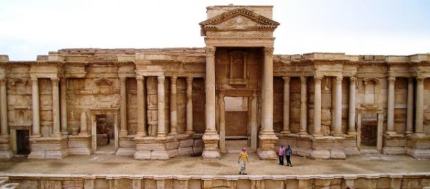 Teatrul antic din Palmyra bijuterie a antichităţii Teatrul antic din Palmyra bijuterie a antichităţii