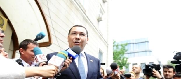 Victor Ponta, la DNA. Sursa foto: economica.net Victor Ponta, la DNA. Sursa foto: economica.net