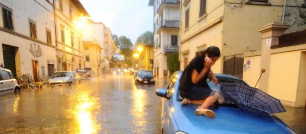 Un'immagine del nubifragio che ha colpito Firenze Un'immagine del nubifragio che ha colpito Firenze