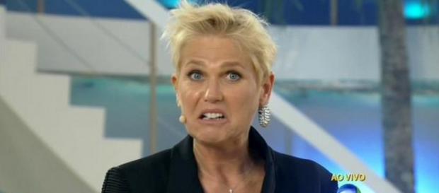 Xuxa bate boca com equipe por problemas técnicos Xuxa bate boca com equipe por problemas técnicos