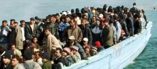 Profughi provenienti dal Nord Africa verso Italia