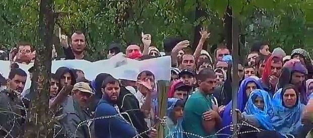 Nie chcemy krzyża! Od...cie się! Nie chcemy krzyża! Od...cie się!