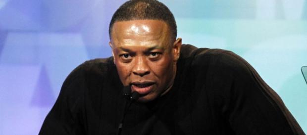Cantante de rap Dr.Dre ante el mundo. Cantante de rap Dr.Dre ante el mundo.
