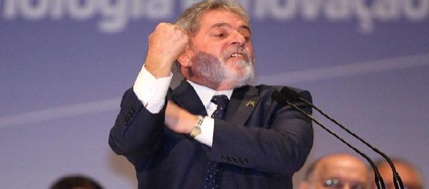 Lula comanda reação à oposicionistas Lula comanda reação à oposicionistas