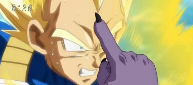 Vegeta luchando contra Bills en desventaja Vegeta luchando contra Bills en desventaja