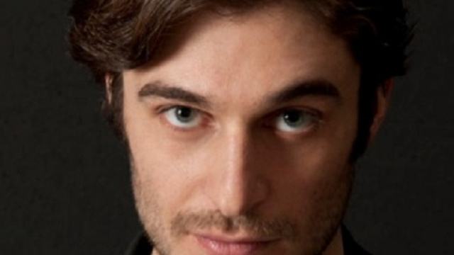 Lino Guanciale è Claudio nella fiction L'allieva