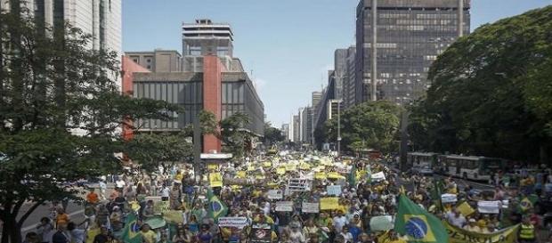 Manifestação pelo Impeachment - 2015. Manifestação pelo Impeachment - 2015.