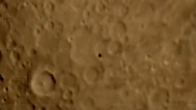 Oggetto non identificato sulla Luna