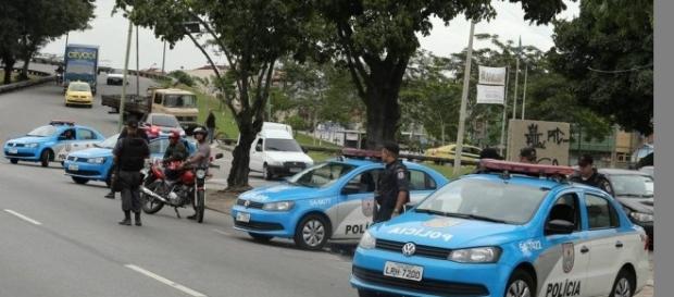 policia procura ladrões foto:Extra.com policia procura ladrões foto:Extra.com