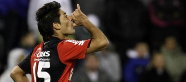 El lateral izquierdo se acerca a Nuñez El lateral izquierdo se acerca a Nuñez