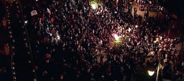 El pueblo de Tucumán protestando en las calles El pueblo de Tucumán protestando en las calles