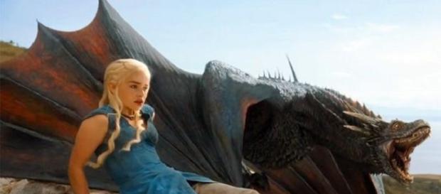 Emilia Clarke en una escena de 'Juego de Tronos Emilia Clarke en una escena de 'Juego de Tronos