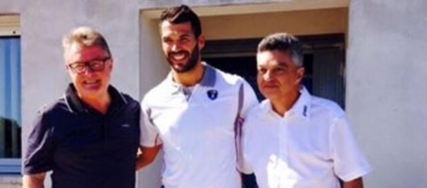 José Costa após assinar com o Montpeliier José Costa após assinar com o Montpeliier