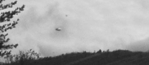 Immagine 3 dell'UFO scttata dalla coppia